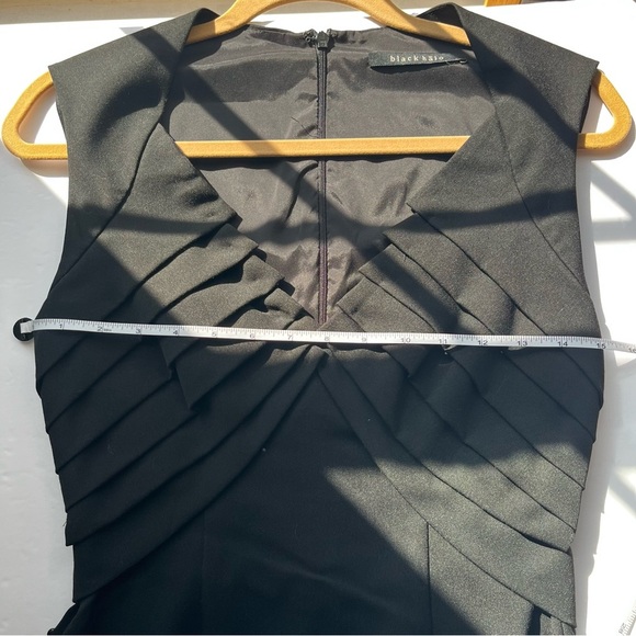 Black Halo Black Midi Dress with Elegant Silhouette - Picture 7 of 8